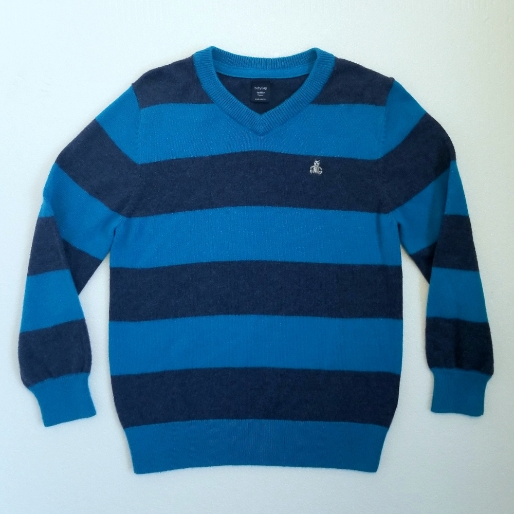 V-neck Gap sweater